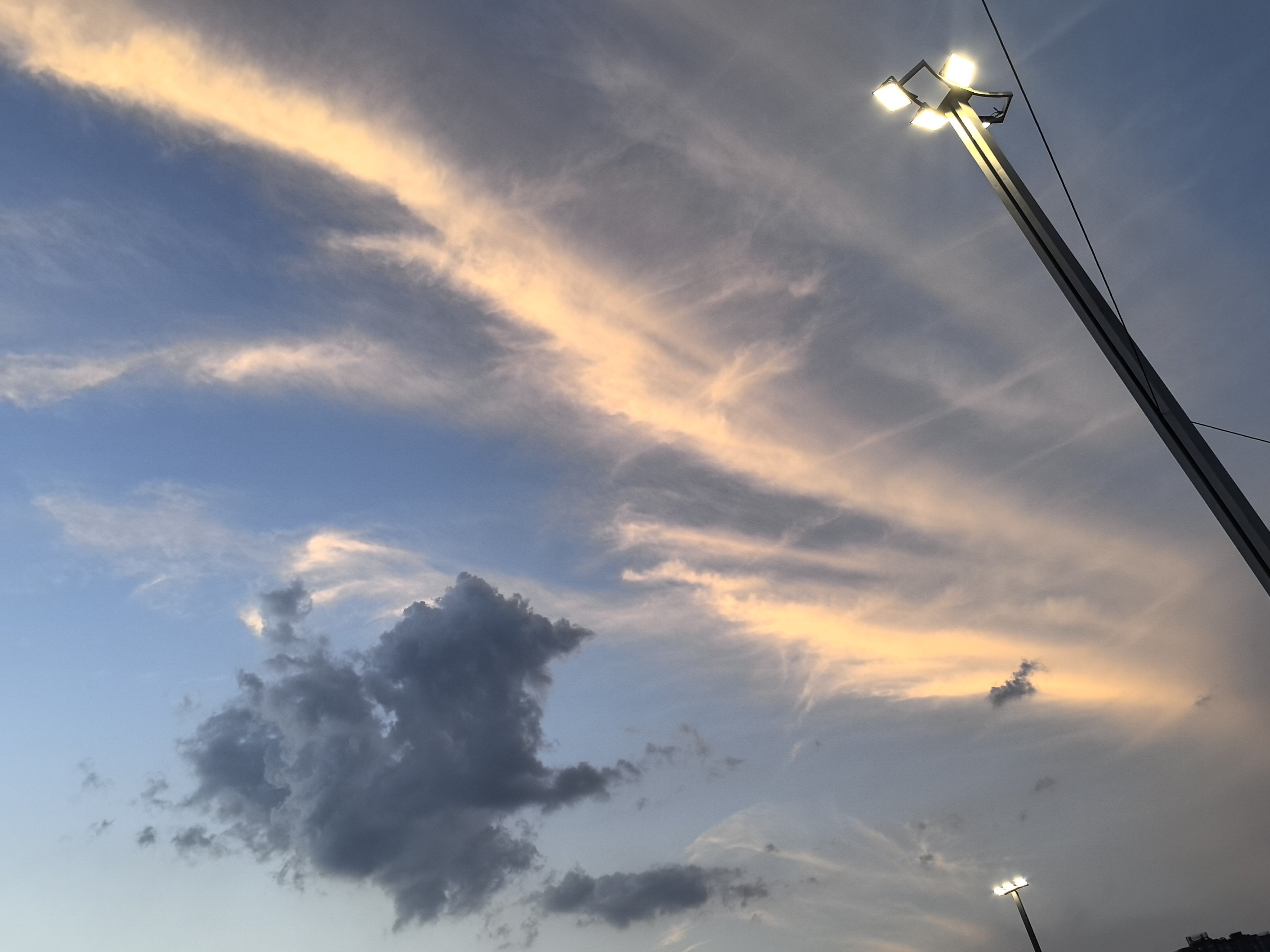燃烧吧~夏天！😛 ​